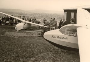 historisches Foto mit Segelflugzeugen 